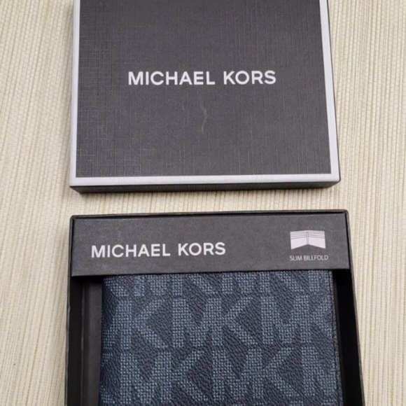 MICHAEL KORS BLUE SLIM BILLFOLD WALLET WITH ORIGINAL GIFT BOX - Picture 2 of 3